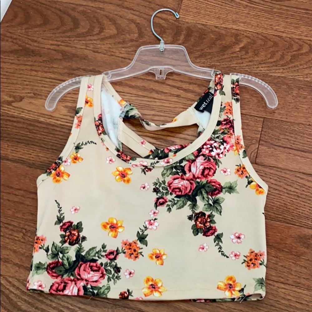 Crop top